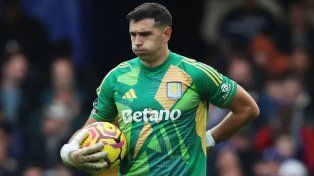 El Dibu Martinez&nbsp;no consiguió nuevo equipo y continuará en Aston Villa.