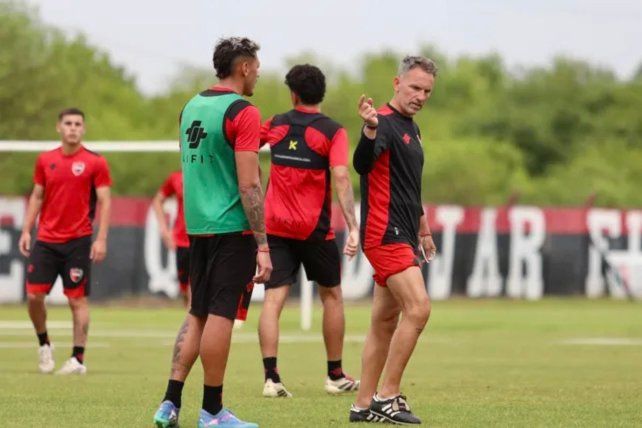 Newells encara una semana corta con el foco en Unión y trabajos en doble turno Newells encara una semana corta con el foco en Unión y trabajos en doble turno