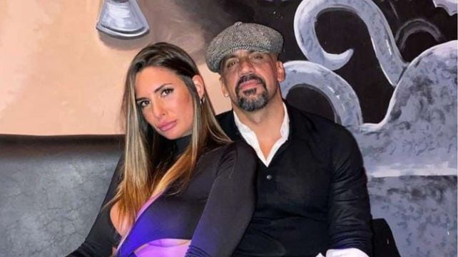 Verón blanqueó su amor por una joven abogada