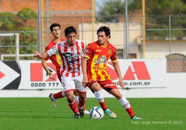 Atlético Paraná cayó 3 a 1 en Corrientes