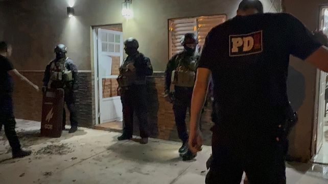 Allanamientos donde fue detenido el testaferro de armas de Santa Fe. Había entregado ocho pistolas a criminales