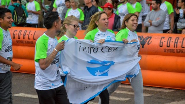 Cerca de 3 mil atletas participaron en el Maratón del Becario.