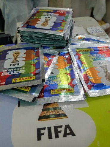 UNO se suma a la pasión mundialista con álbum y figuritas de regalo