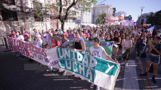 {altText(<p>#25N Documento de 12 puntos resume postura del colectivo de mujeres y disidencias, ante el avance de la derecha, el ajuste y retroceso en derechos conquistados</p>,25N: organizaciones de mujeres y disidencias dicen 