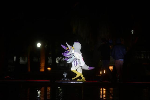 El Pebetero de los Juegos Suramericanos de la Juventud ya ilumina a Rosario desde el corazón del Parque Independencia