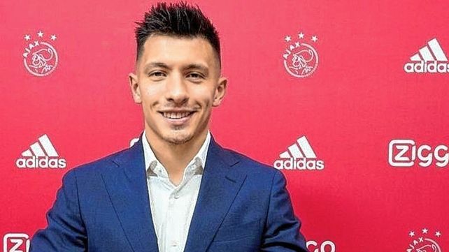Lisandro Martínez extendió su contrato con el Ajax