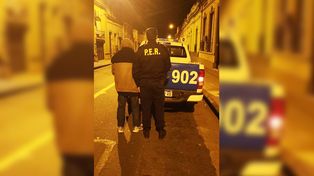 Pasajero mostró su miembro y orino a varias pasajeras
