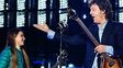 Paul McCartney junto a Leila anoche en el estadio de La Plata.