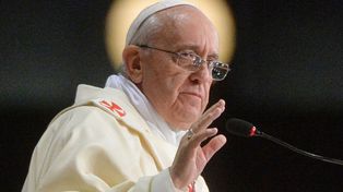 El papa Francisco se mostró profundamente apenado por la muerte de los bomberos