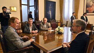 Buscan que más empresas locales se financien en dólares