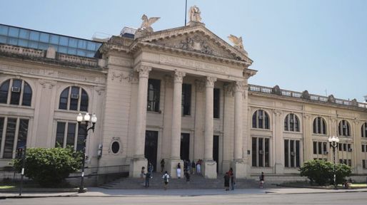 Estudiantes extranjeros en Medicina: el gobierno aseguró que representan el 32% en la UNR
