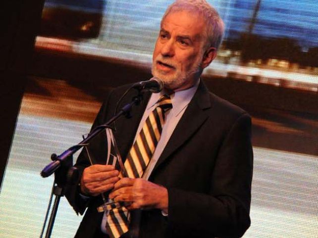 Pepe Eliaschev en Rosario cuando recibió el Magazine en 2011.