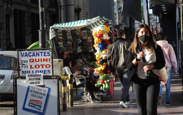 La expectativa es que a los 400 que hoy trabajan con permiso y deberán refrendarlo