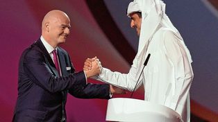 El presidente de FIFA apostó por Qatar como sede mundialista y hoy hay dudas y misterios sobre la inauguración. No hay artistas confirmados a 1 día del inicio.