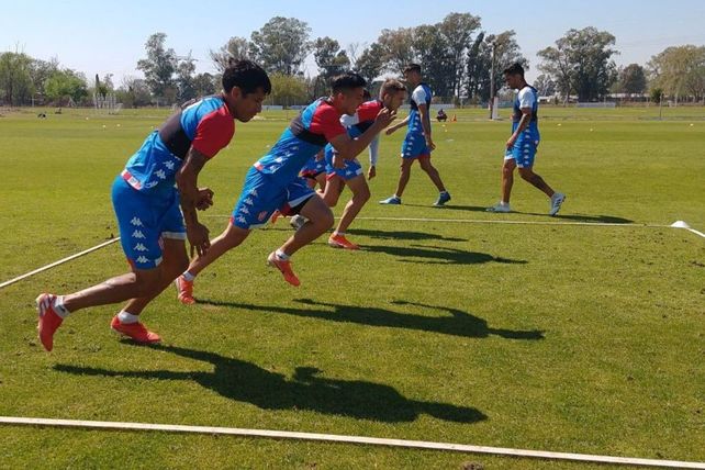 Uni&oacute;n tiene pensando jugar amistosos con Newells y Rosario Central.&nbsp;