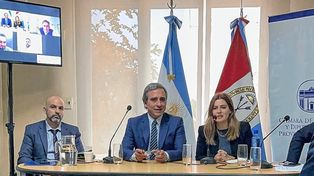 El secretario de Seguridad Pública,Claudio Brilloni; el diputado Oscar Cachi Martínez y la diputada Lionella Cattalini, en la audiencia por robo de cables