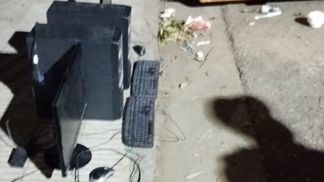 Policías frustraron el robo de computadoras a un establecimiento educativo del microcentro rosarino