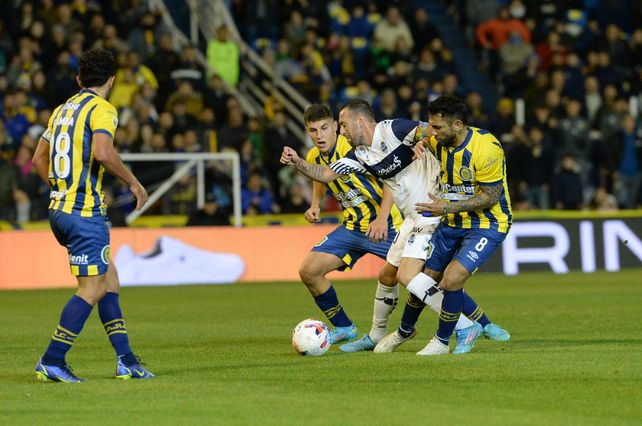 El Central del debutante Tevez no pudo ante Gimnasia que lo venció por la mínima