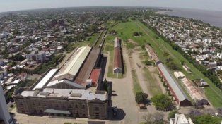 El extenso terreno detrás de la Estación Belgrano que se pondrán a la venta.