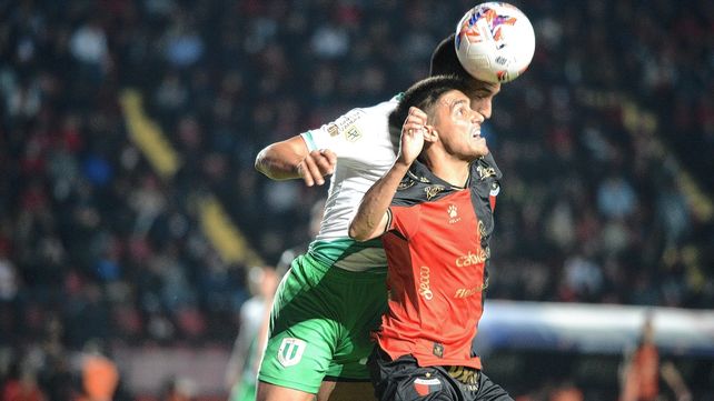 Colón igualó ante Banfield. Luego su gente festejó el título.