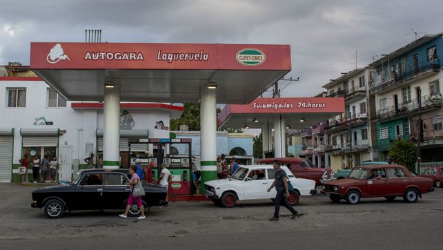 Gasolinera. Una postal de La Habana.
