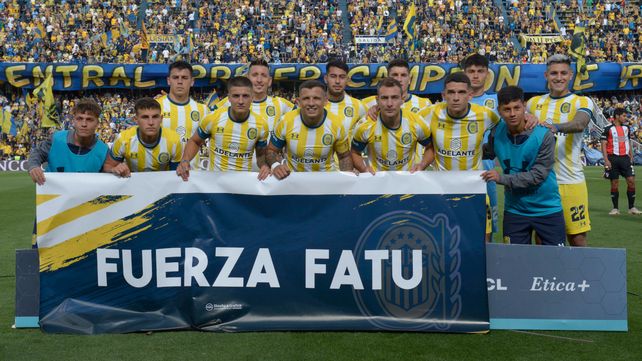 El plantel canalla posa frente a sus hinchas