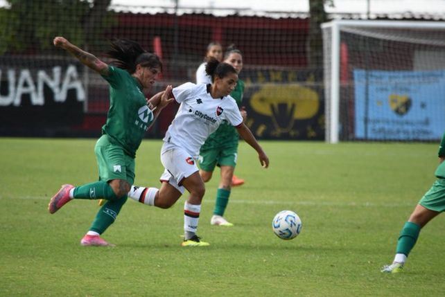 Newells no hizo un buen partido y dejó el invicto ante Ferro en el fútbol femenino.