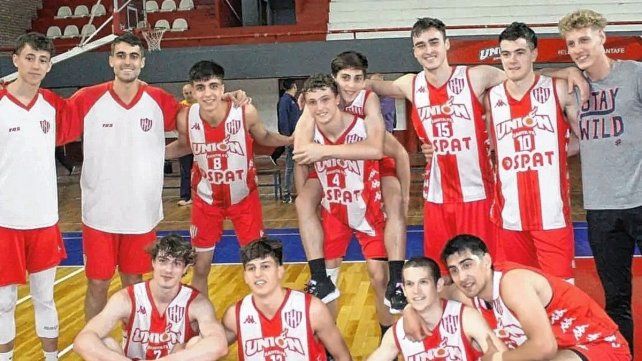 Unión A vino de atrás y sobre el final quebró a Colón para batirlo en el Ángel Malvicino.