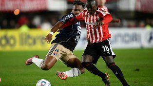 Estudiantes venció a Independiente Medellín en un partido dramático y se clasificó