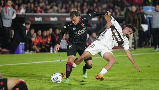 El último enfrentamiento entre Newell's y Platense fue victoria 2-0 de la Lepra en mayo de 2024.