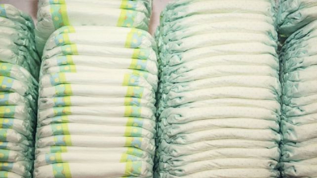 Prohíben el uso y comercialización de una marca de pañales para adultos