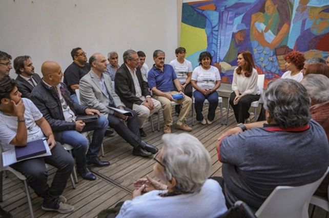 cristina kirchner. Con familiares de soldados y ex combatientes.
