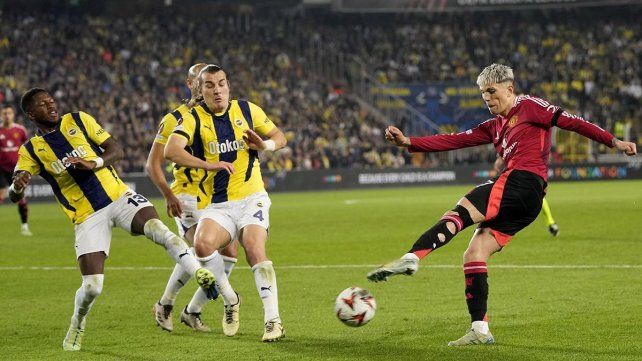 Manchester United empató con Fenerbahce y sigue sin ganar en la Europa League
