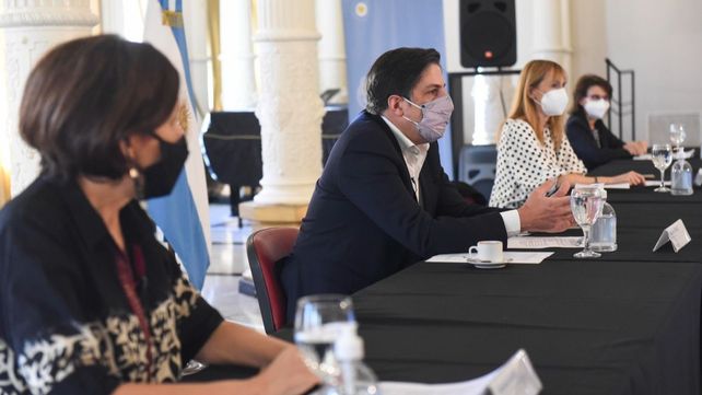 El ministro Trotta encabezó el encuentro con representantes de Salud.