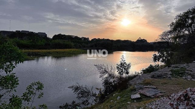 Temor por la crecida del río: vecinos de La Vuelta del Paraguayo reclaman por la limpieza de reservorios antes la posible llegada de El Niño