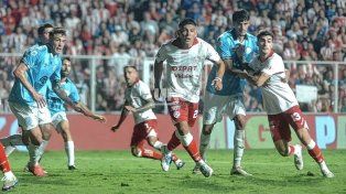 Unión no avanza y Sportivo Las Parejas maneja ofertas por Diego Armando Díaz