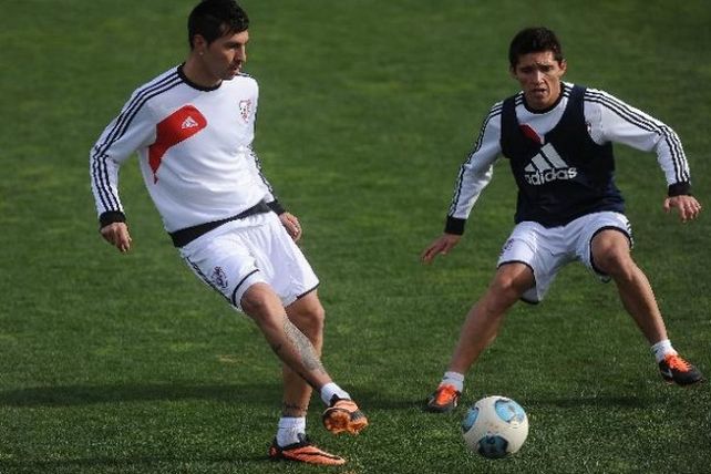 El Pelado Díaz ensayó con Fabbro y Lanzini para enfrentar a Racing