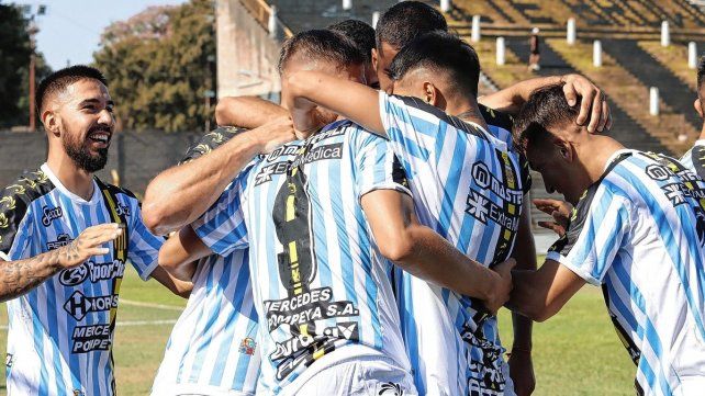 Almirante Brown volvió a ganar después de tres presentaciones.