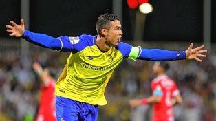 Cristiano Ronaldo anunció que piensa seguir jugando hasta 2027.