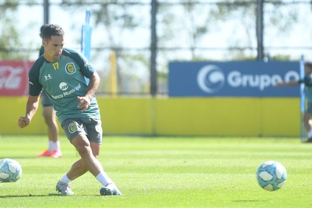 Rafael Sangiovani juega donde el Kily lo ponga. Ya lo hizo de lateral y de volante central pese a ser volante derecho.