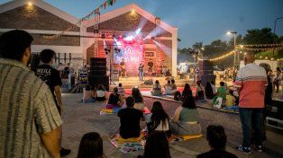 Arte Joven tuvo su primera fecha del año en el Centro Cultural Juan L. Ortiz