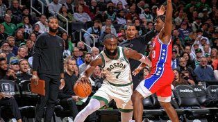 Boston Celtics doblegó a los Sixers y continúa su andar ganador en la NBA.