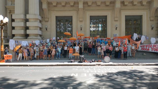 El Sindicato de Profesionales de la Salud llevó la protesta este martes a la sede local de Gobernación.&nbsp;