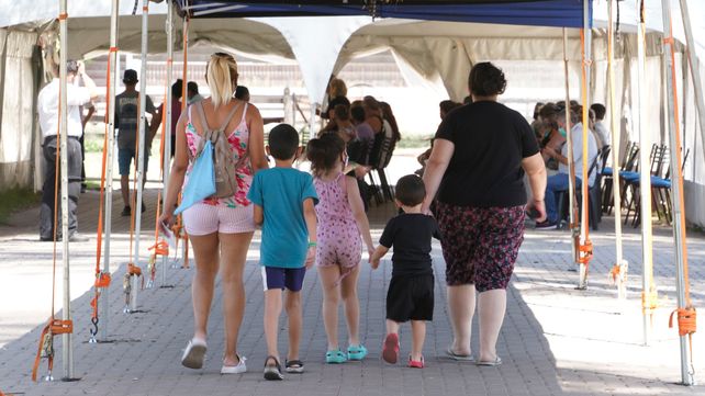 Los contagios de coronavirus bajaron más del 90% en un mes en la provincia