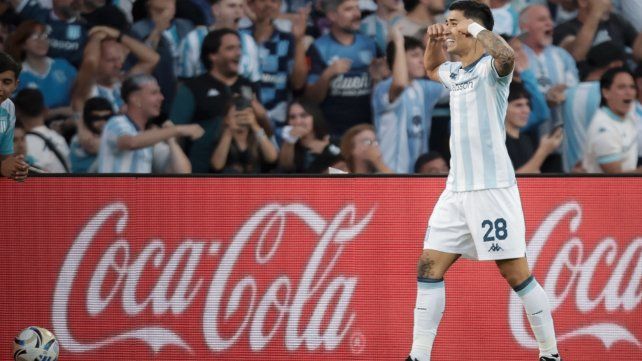 Santiago Solari metió la cabeza en el inicio del partido y puso en ventaja a Racing.