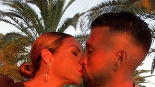 El ex Newells Ezequiel Garay se separó y su mujer lo contó con un sentido video