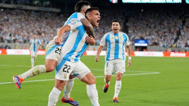¡Gritalo, Toro! Lautaro le mete vehemencia al festejo de su gol, en el cierre del partido, que valió tres puntos.