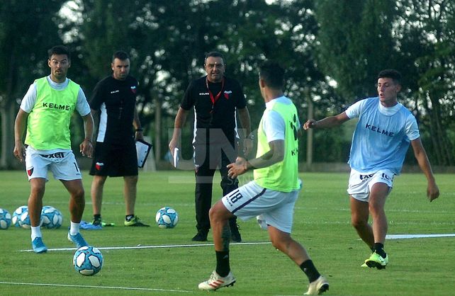 Osella probó con el mismo equipo que perdió con Banfield
