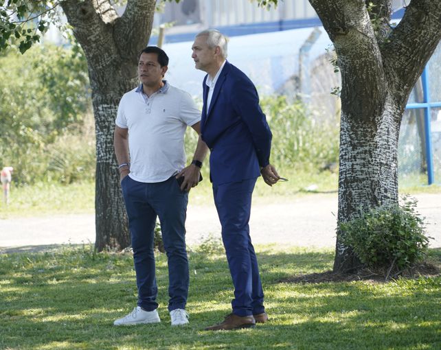 Gordillo y Carloni trabajaron codo a codo en la llegada de Carlos Tevez a Central.