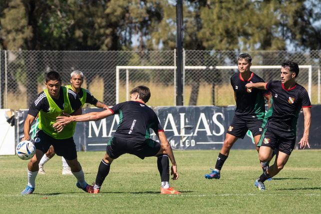 Leones FC será el tercer equipo rosarino que juegue en la Primera C en este 2026.